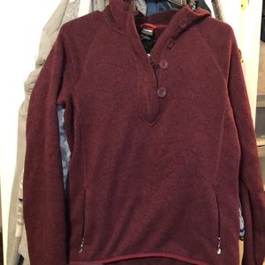 Great used North Face sweater pull over